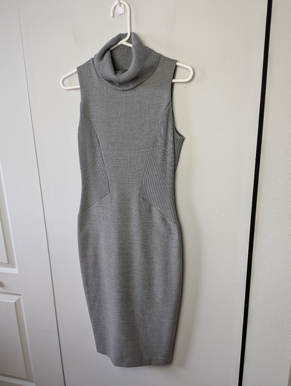 IRIS SETLAKWE Formal Feminine Gray Dress Size 0 Made In Canada Back Zipper